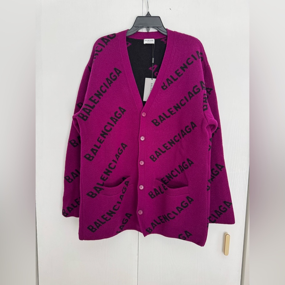 Balenciaga wool cardigan with brand logo 
Size small color 5272